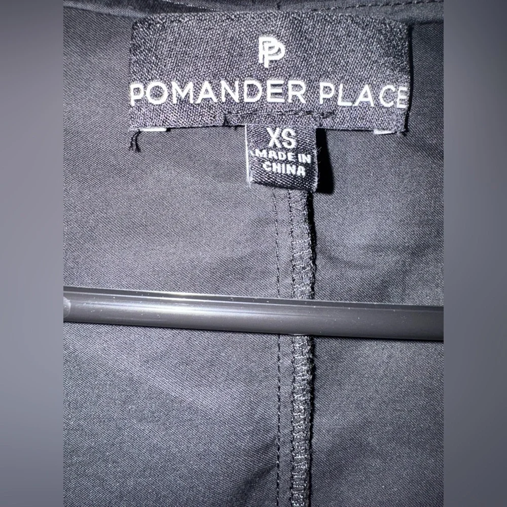 Tuckernuck Pomander Place Flutter Sleeve Neck Black Size XS - Picture 2 of 5